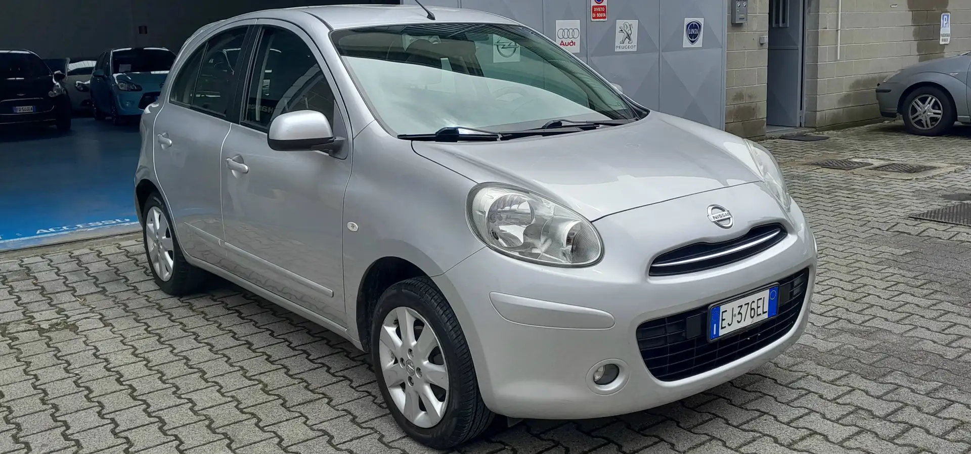 Nissan Micra 1.2 Comfort 5p E5b NeopatentatiOK Argent - 1