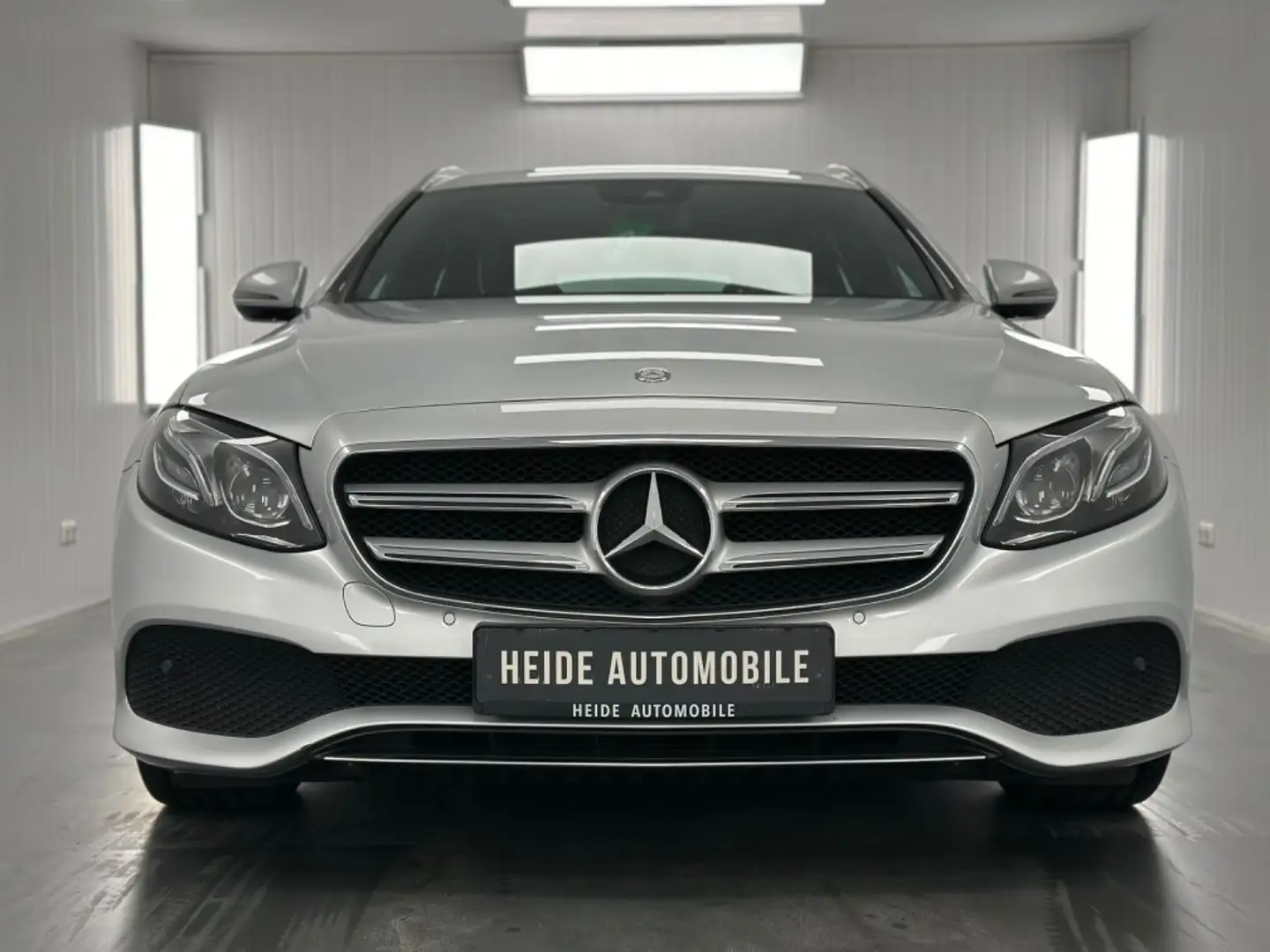 Mercedes-Benz E 400 4Matic Multibeam Luftfederung Kamera Silber - 2