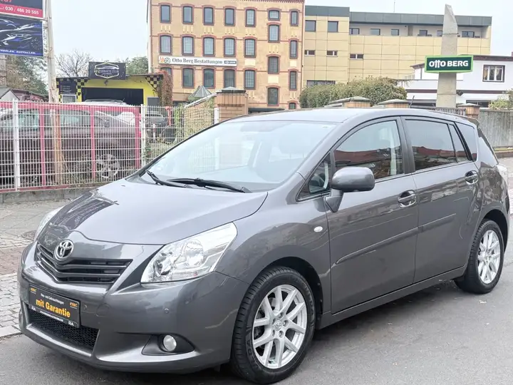Toyota Verso VERSO 1.8 *AUTOMATIK*R-KAMERA*NAVI*STANDHEIZUNG*