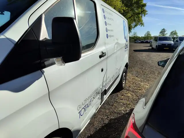 Ford Transit Custom view 11