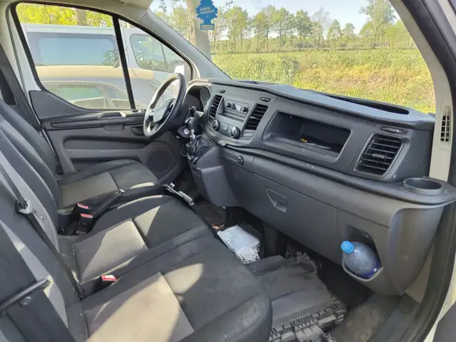 Ford Transit Custom view 4