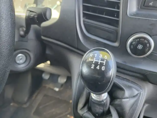 Ford Transit Custom view 13