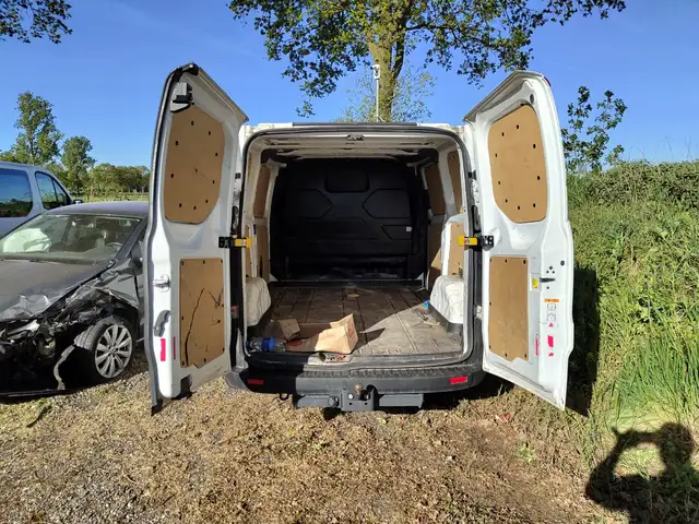 Ford Transit Custom view 5