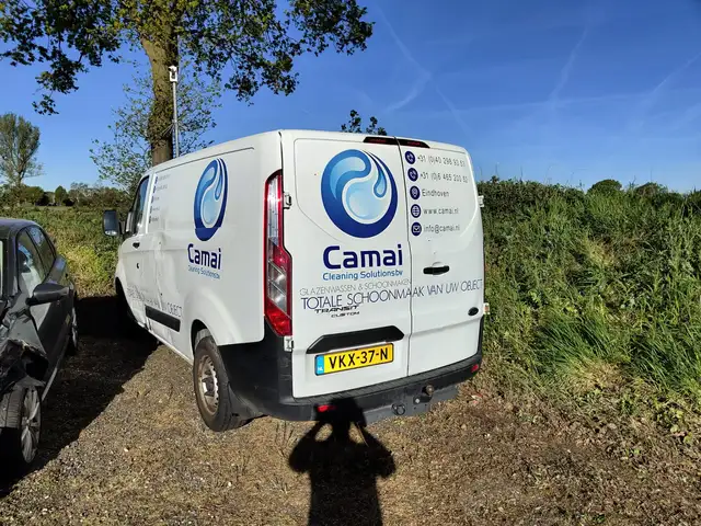 Ford Transit Custom view 9
