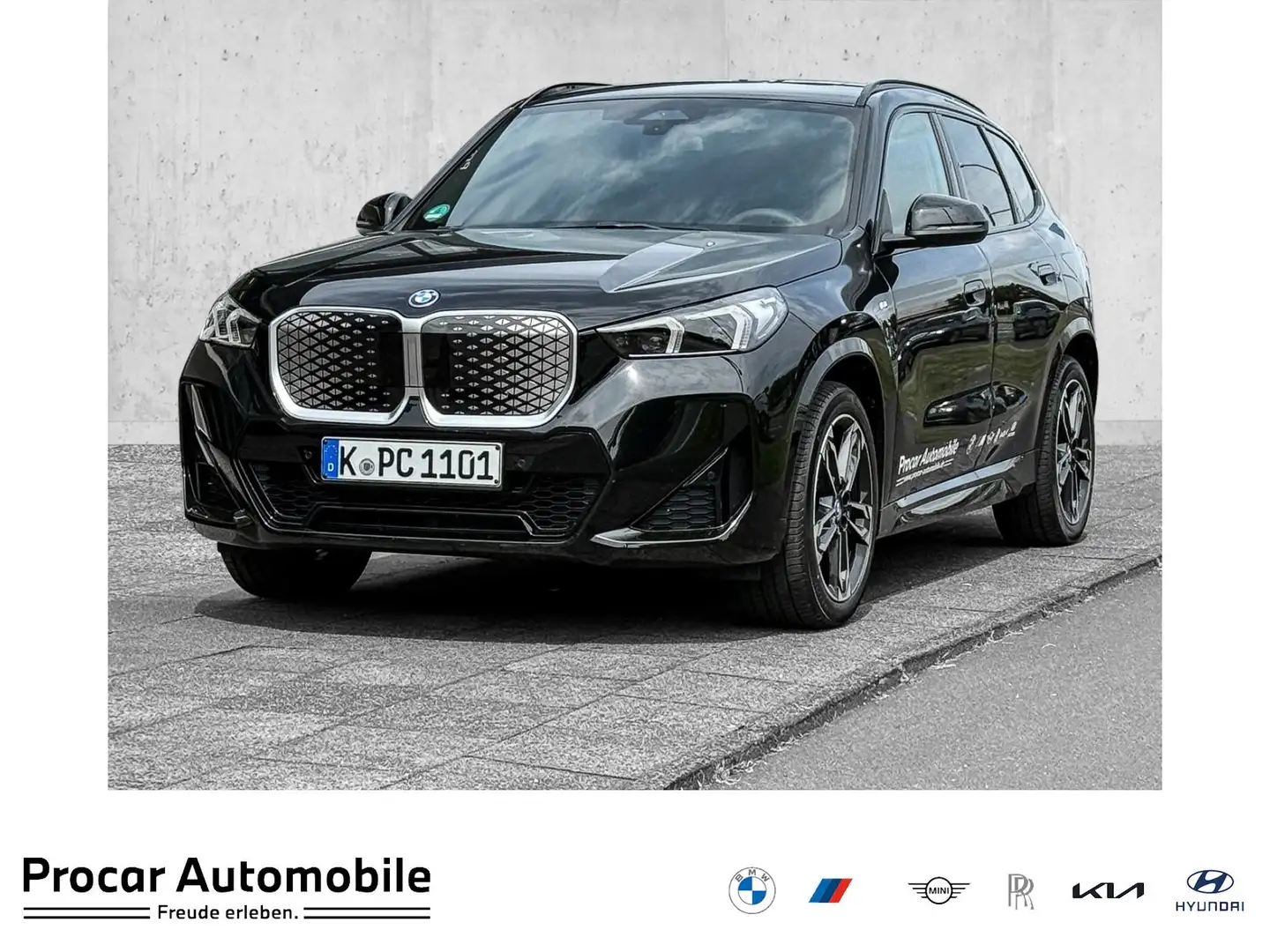 BMW iX1 eDrive20 M Sportpaket * Panorama Glasdach * Lenkra Black - 1