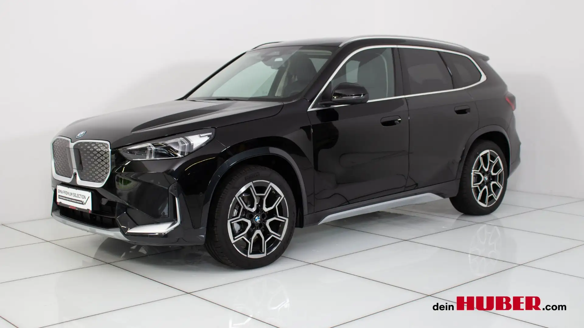 BMW iX1 eDrive20 Schwarz - 1