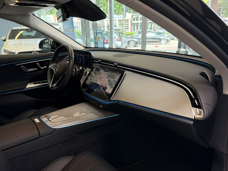 Mercedes-Benz E 220 d AVANTGARDE ADV.PLUS+DLIGHT+FAP+360°+KEYL — photo 13