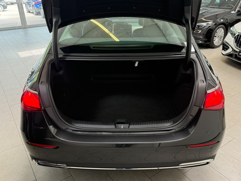 Mercedes-Benz E 220 d AVANTGARDE ADV.PLUS+DLIGHT+FAP+360°+KEYL — photo 5