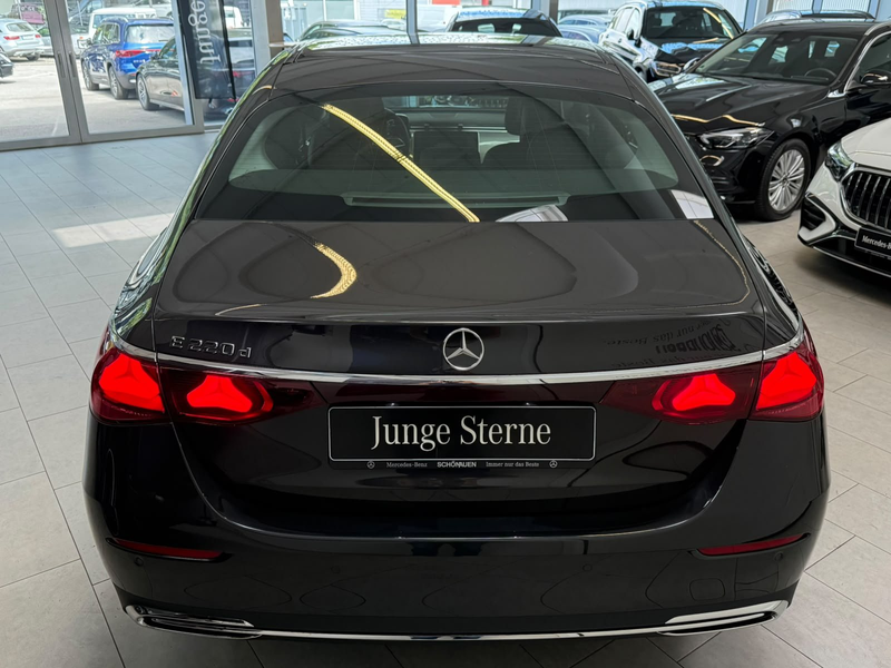 Mercedes-Benz E 220 d AVANTGARDE ADV.PLUS+DLIGHT+FAP+360°+KEYL — photo 4