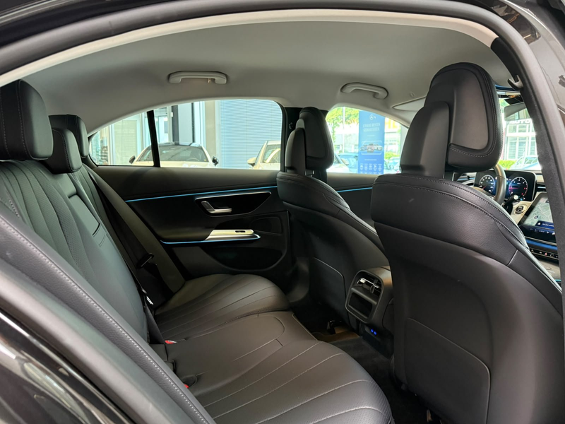 Mercedes-Benz E 220 d AVANTGARDE ADV.PLUS+DLIGHT+FAP+360°+KEYL — photo 15