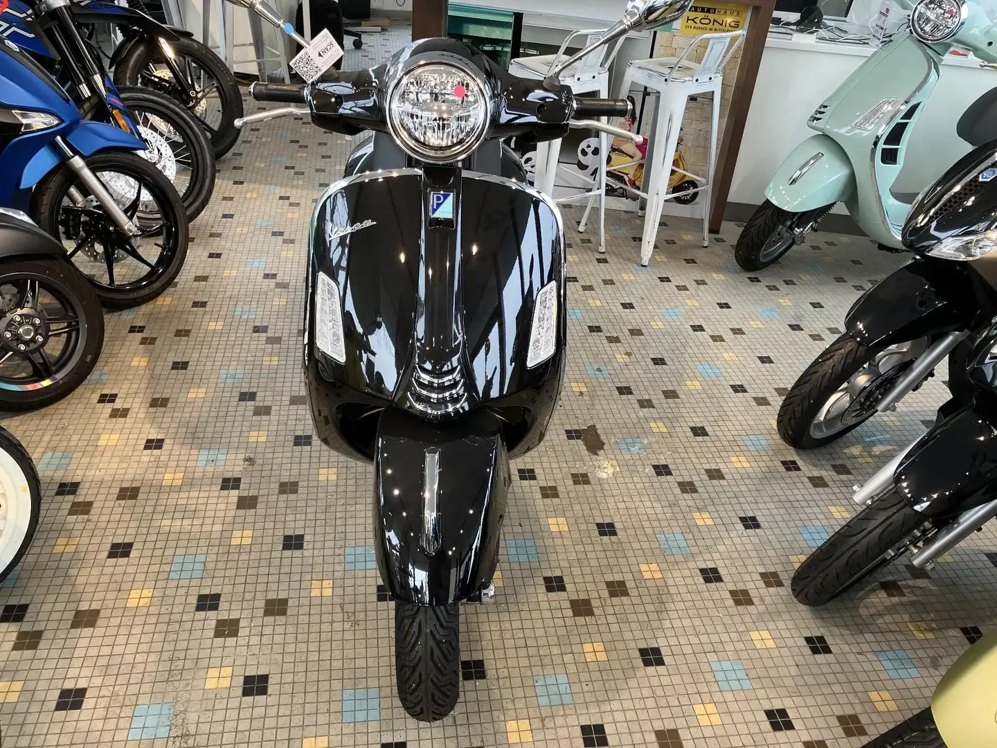 Vespa GTS 300 ABS ASR Keyless Negru - 1