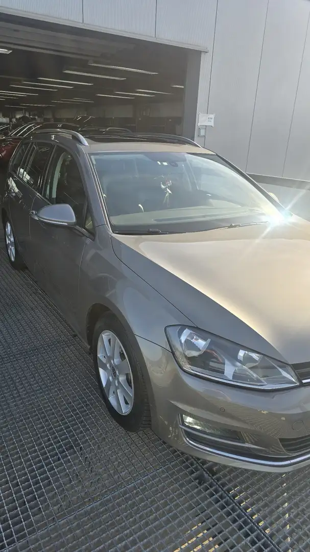 Volkswagen Golf 1.6 TDI Highline Bruin - 1