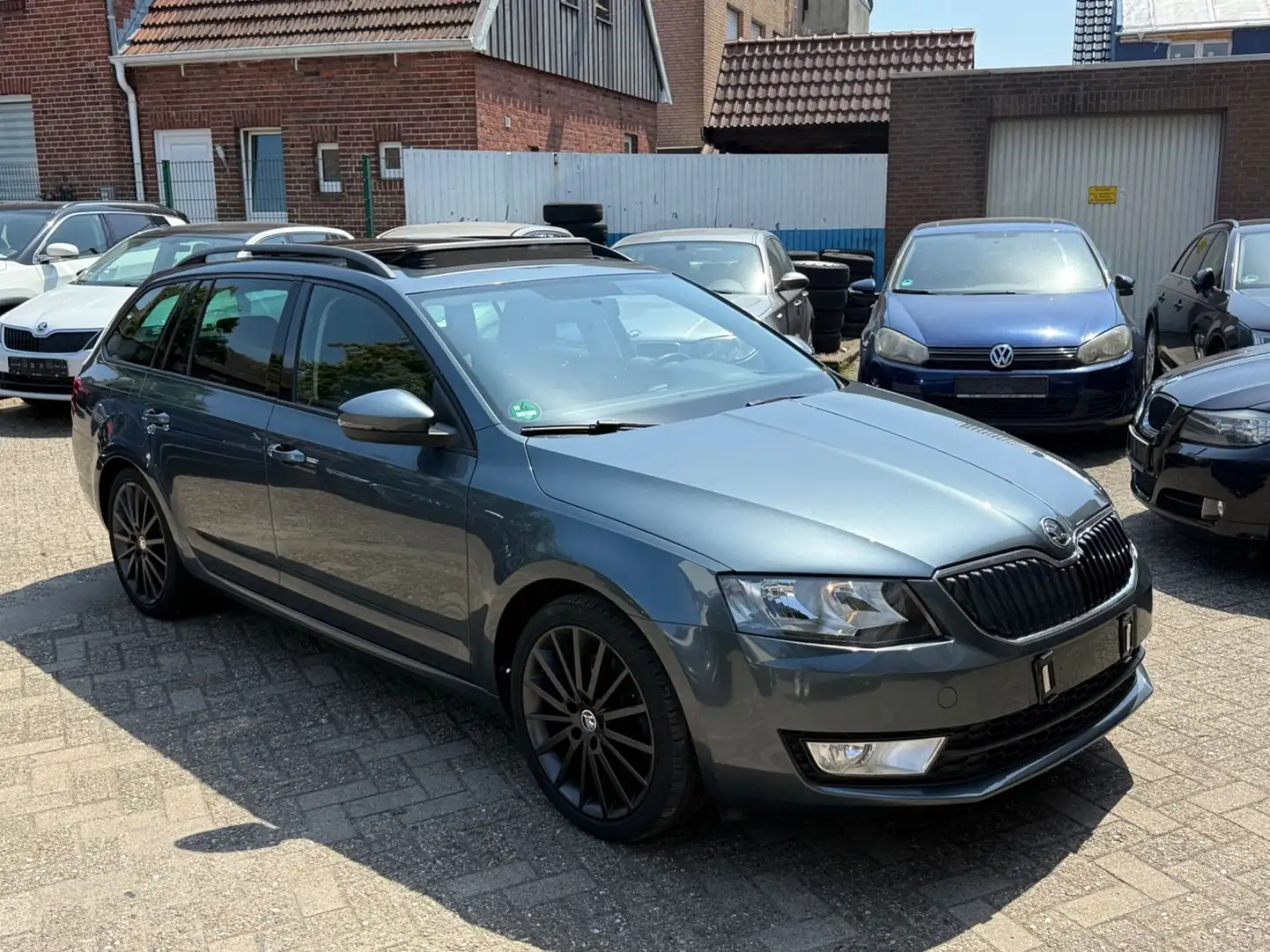 Skoda Octavia Combi Ambition*NAVI*MFL*TEMPOMAT*AHK*** Grau - 1