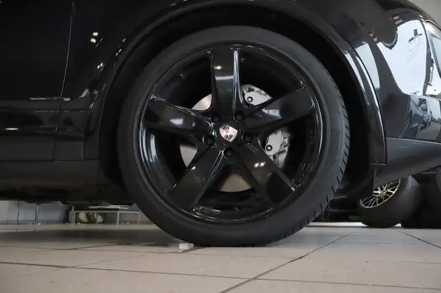 Porsche Cayenne view 6