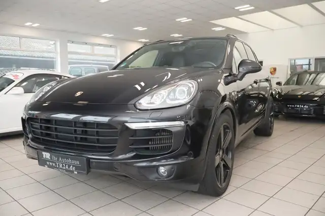 Porsche Cayenne view 2