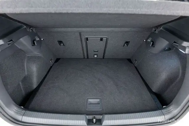 Volkswagen Golf view 8