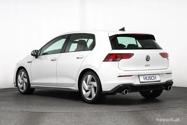 Volkswagen Golf view 4