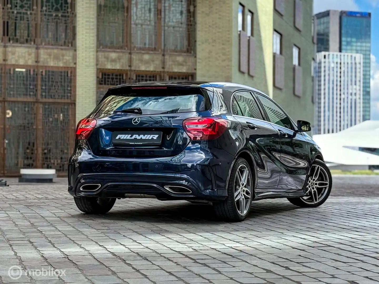 Mercedes-Benz A 180 AMG Line |Stoelverwarming|Carbon Blau - 2