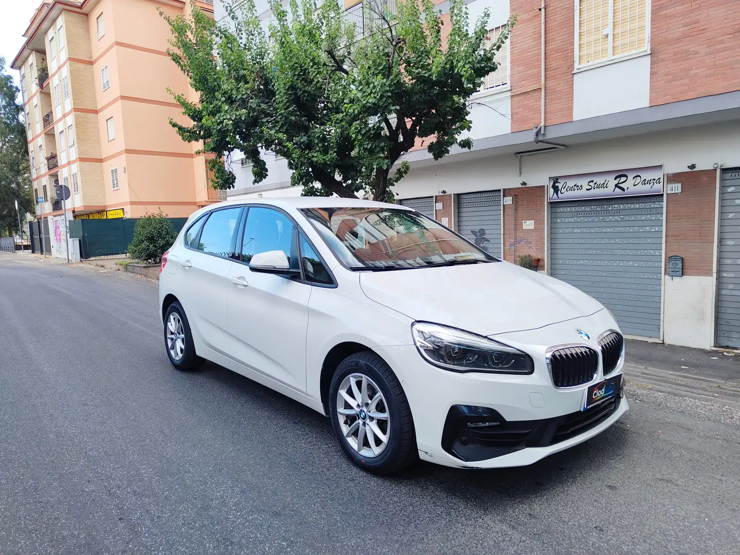 BMW 216 216d Active Tourer Business auto Bianco - 2