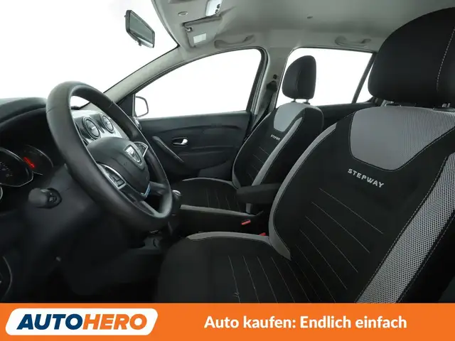 Dacia Sandero view 10