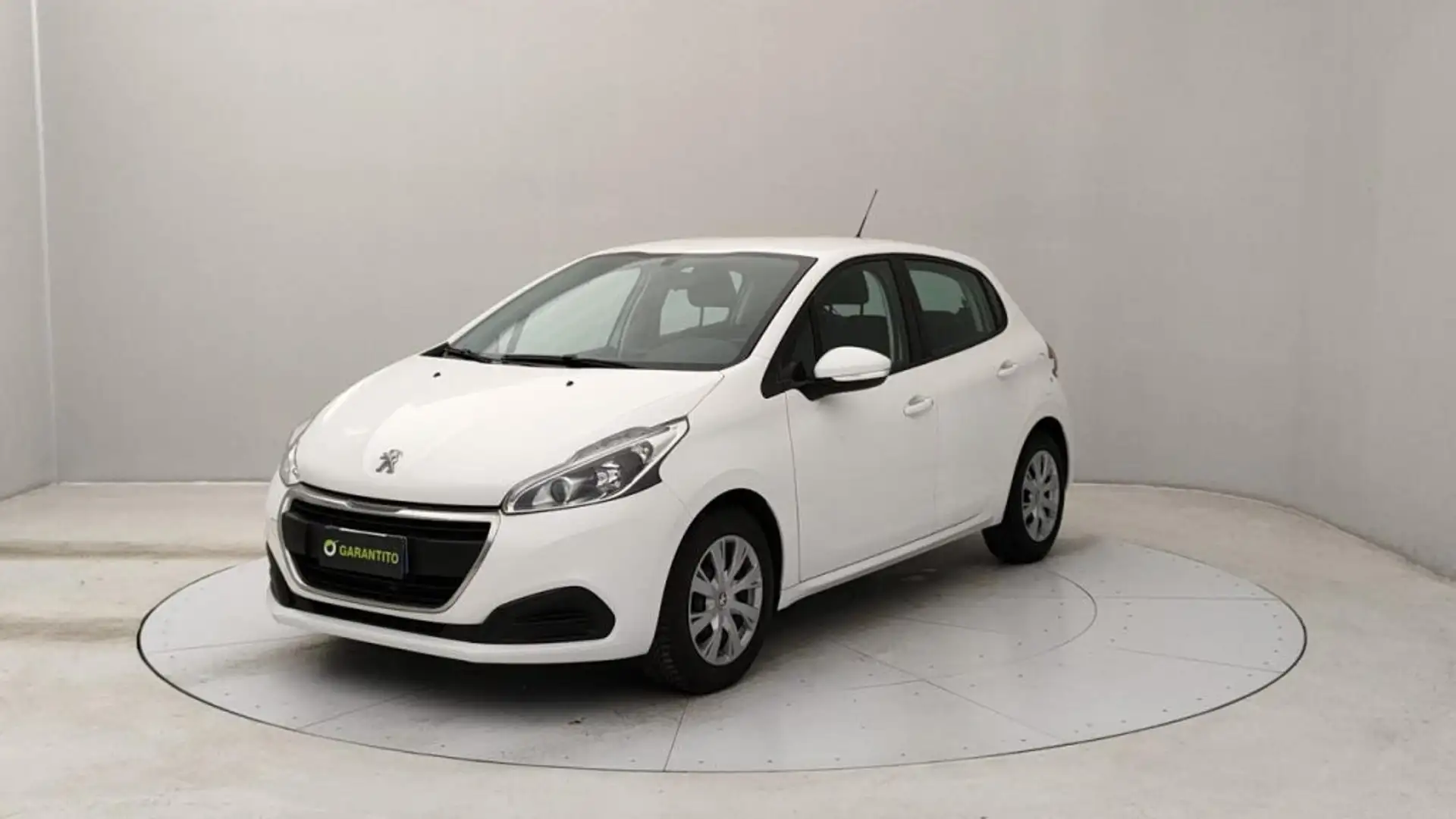 Peugeot 208 1.2 puretech Active s&s 82cv 5p neopatentati Bianco - 1