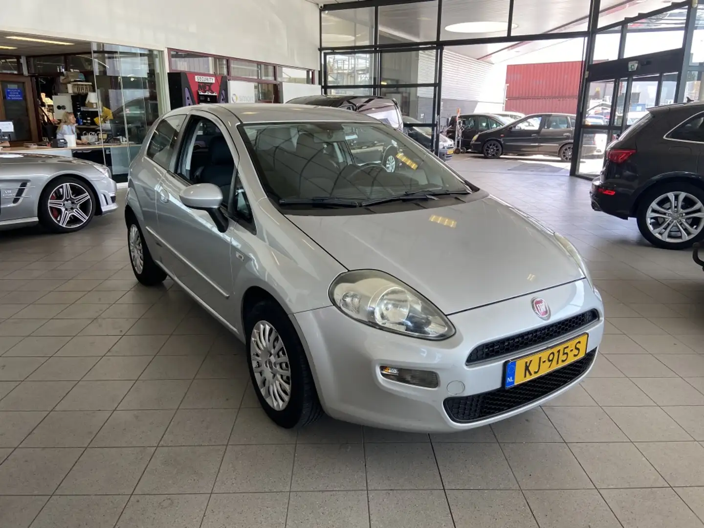Fiat Punto Evo 1.3 M-Jet Street Grijs - 1
