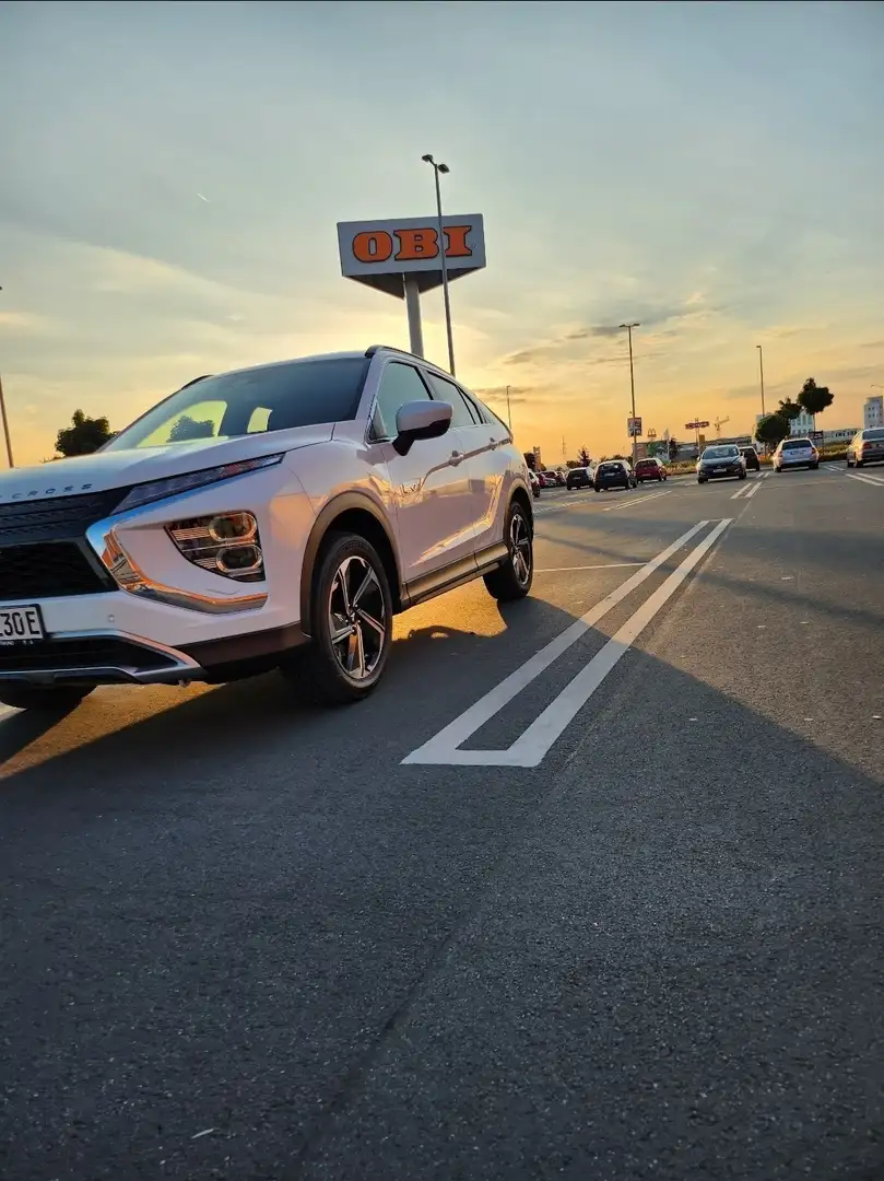 Mitsubishi Eclipse Cross Plug-In Hybrid 4WD Basis Preis ist VB. - 2