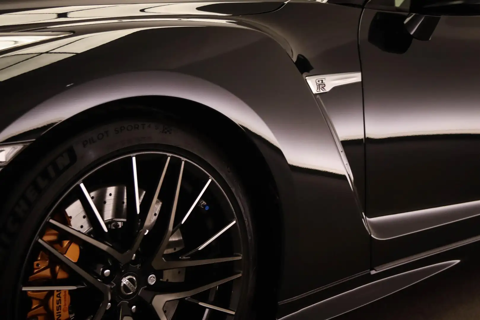 Nissan GT-R 3.8 V6 Black Edition | LED | CLIMA | LEDER | CRUIS Zwart - 2