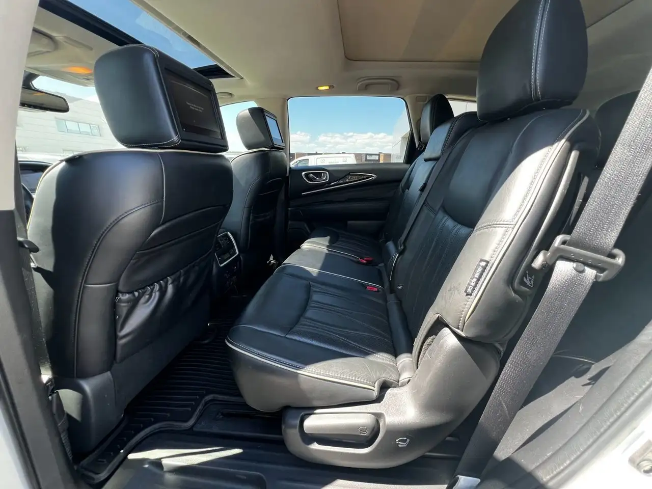 Infiniti QX60 снимка Infiniti QX60