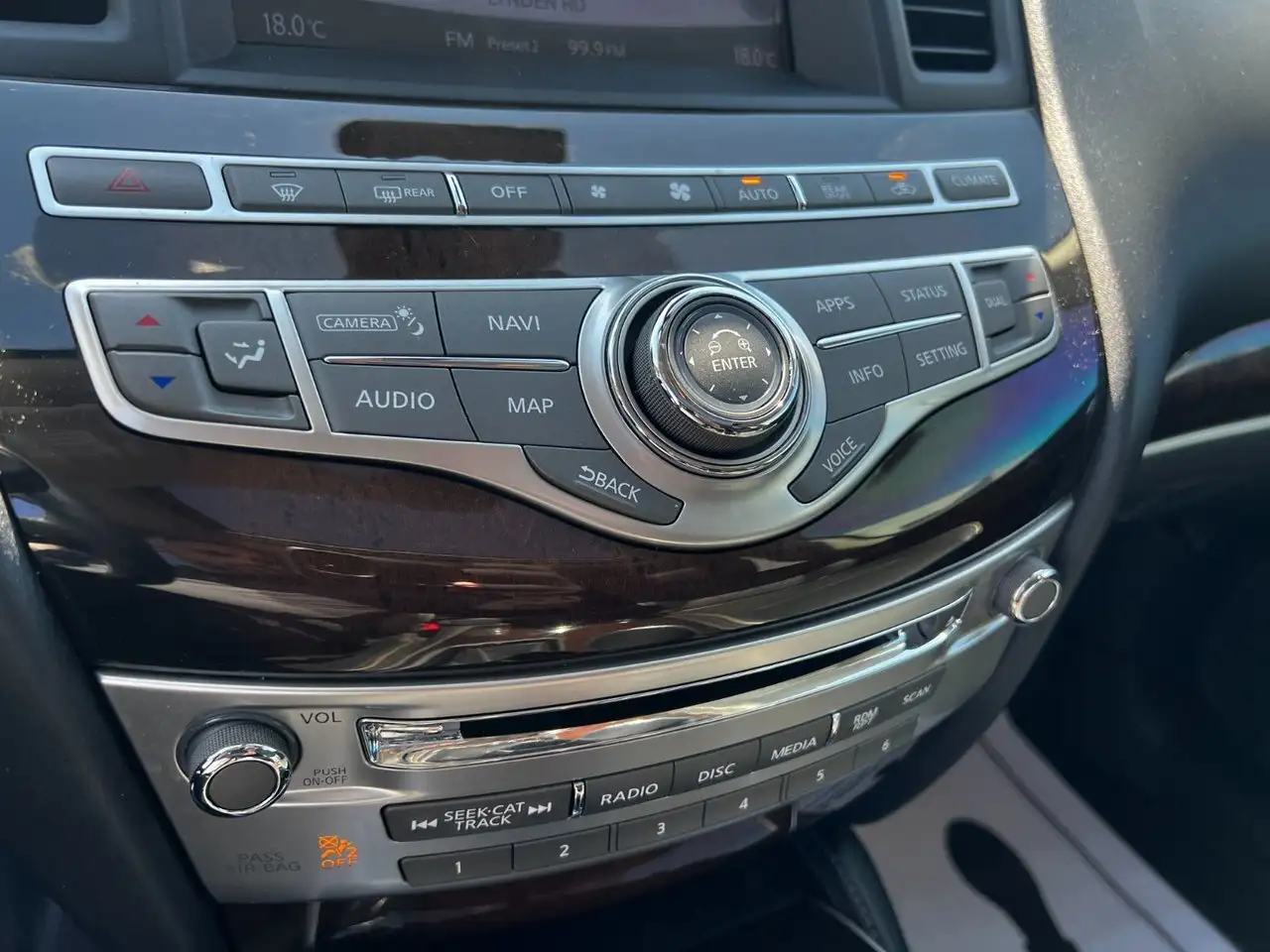 Infiniti QX60 снимка Infiniti QX60