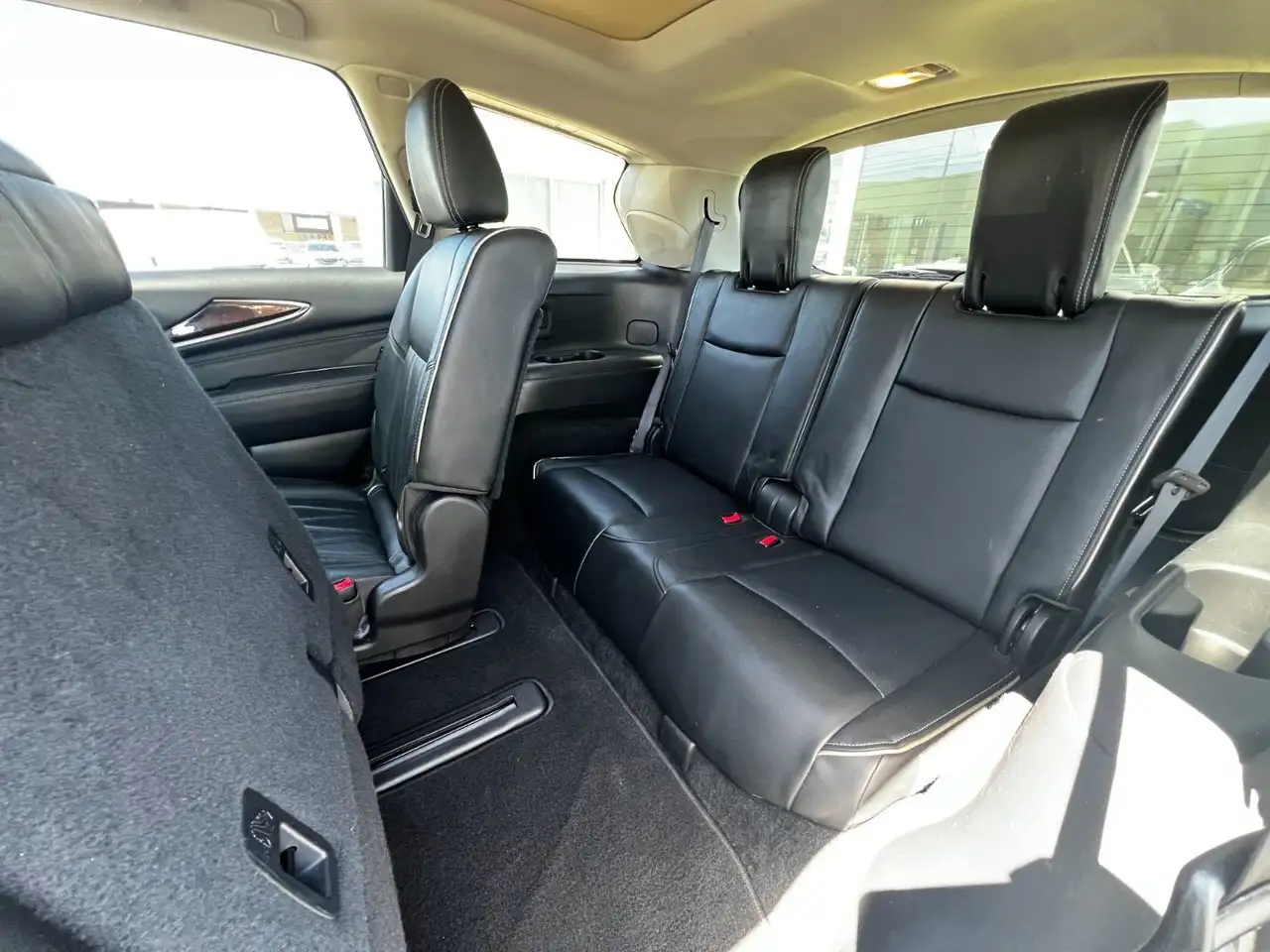Infiniti QX60 снимка Infiniti QX60