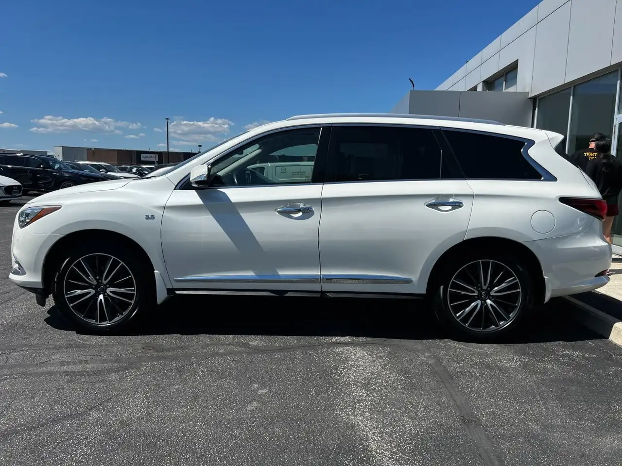 Infiniti QX60 снимка Infiniti QX60