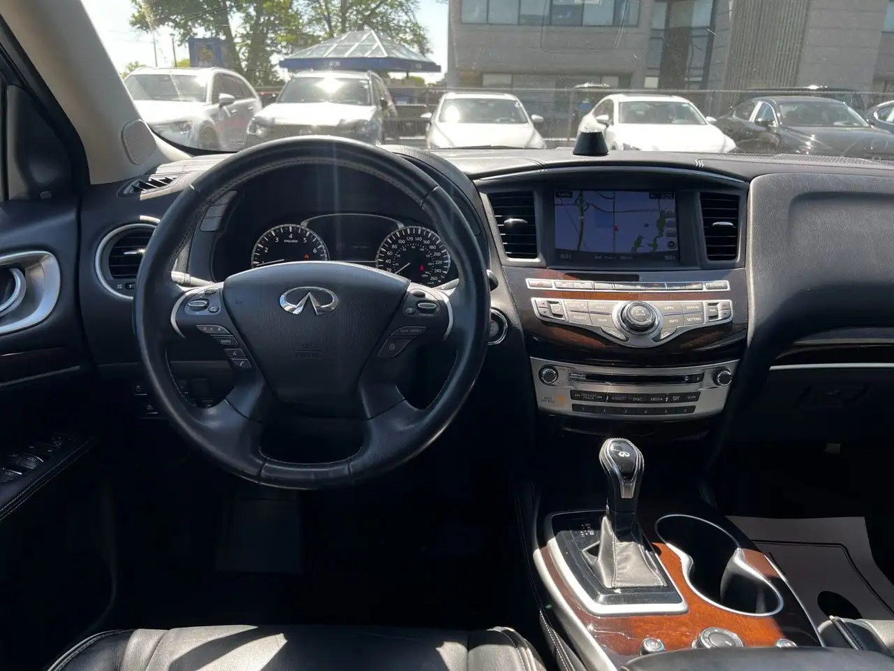 Infiniti QX60 снимка Infiniti QX60