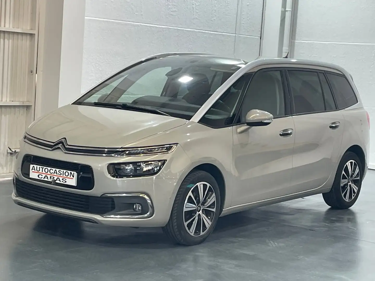 Citroen C4 BlueHDi 88KW (120CV) Live Beige - 1