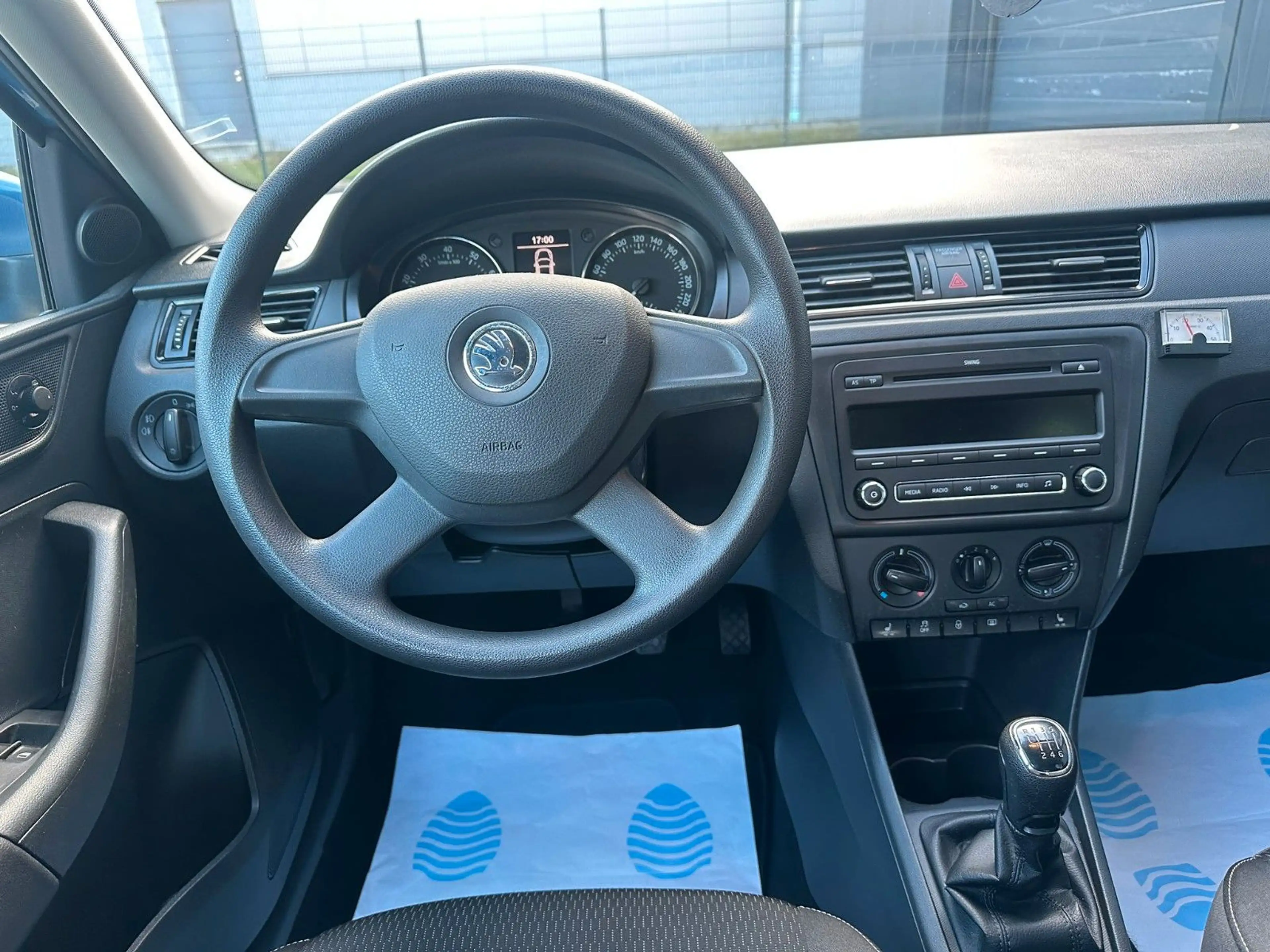 Skoda Rapid/Spaceback Ambition*1.Hand*AHK*Tüv Neu*Service Neu* — photo 12