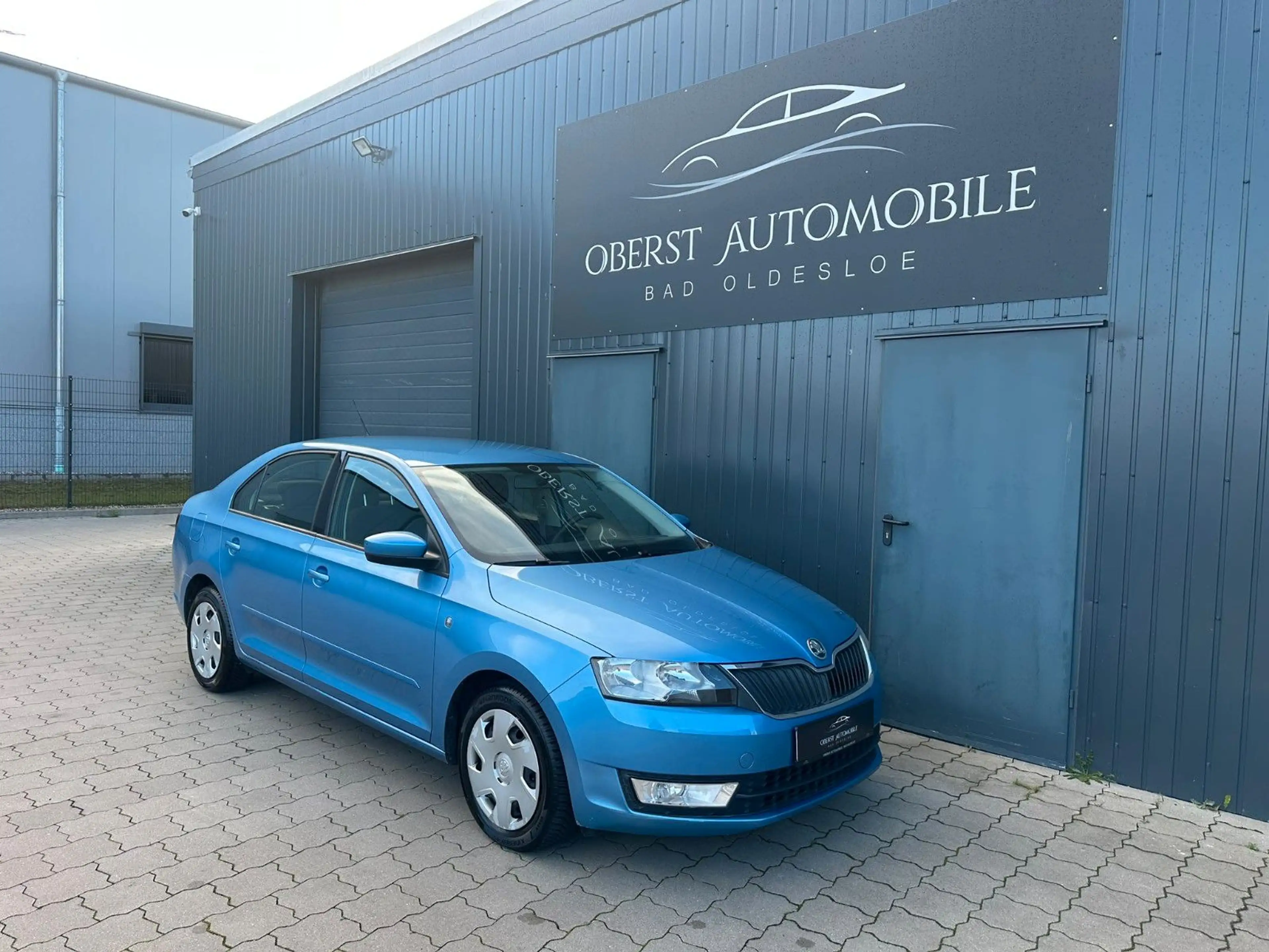 Skoda Rapid/Spaceback Ambition*1.Hand*AHK*Tüv Neu*Service Neu* — photo 2