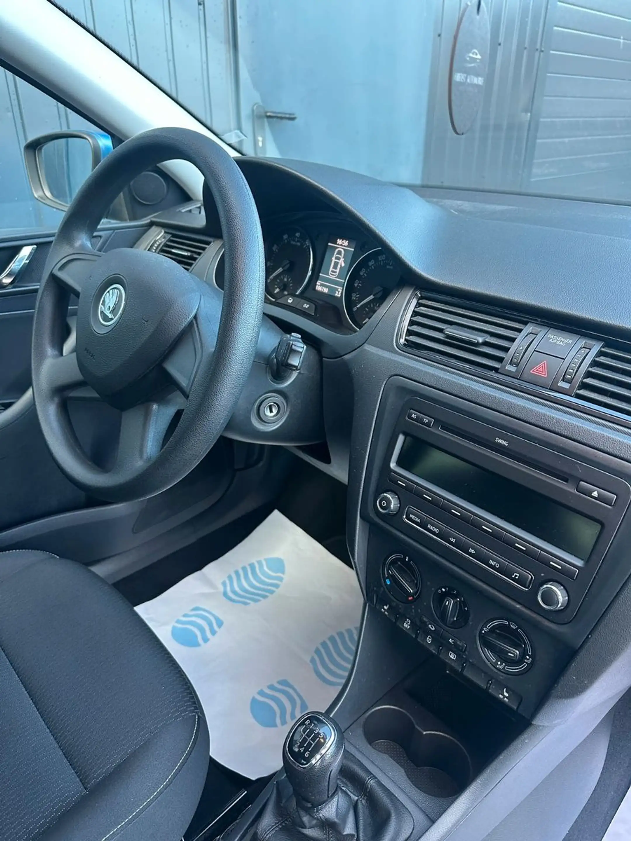 Skoda Rapid/Spaceback Ambition*1.Hand*AHK*Tüv Neu*Service Neu* — photo 14