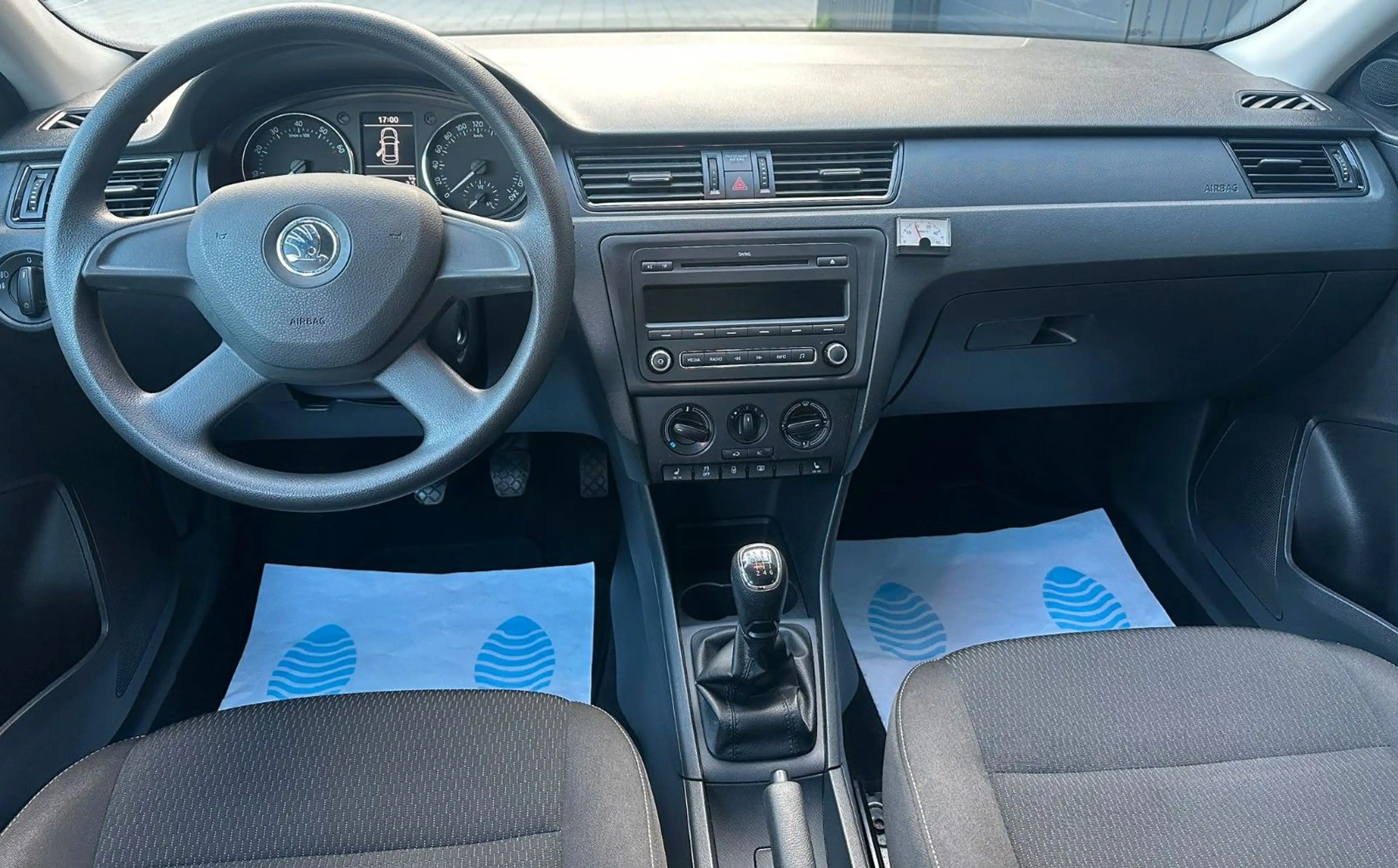 Skoda Rapid/Spaceback Ambition*1.Hand*AHK*Tüv Neu*Service Neu* — photo 11