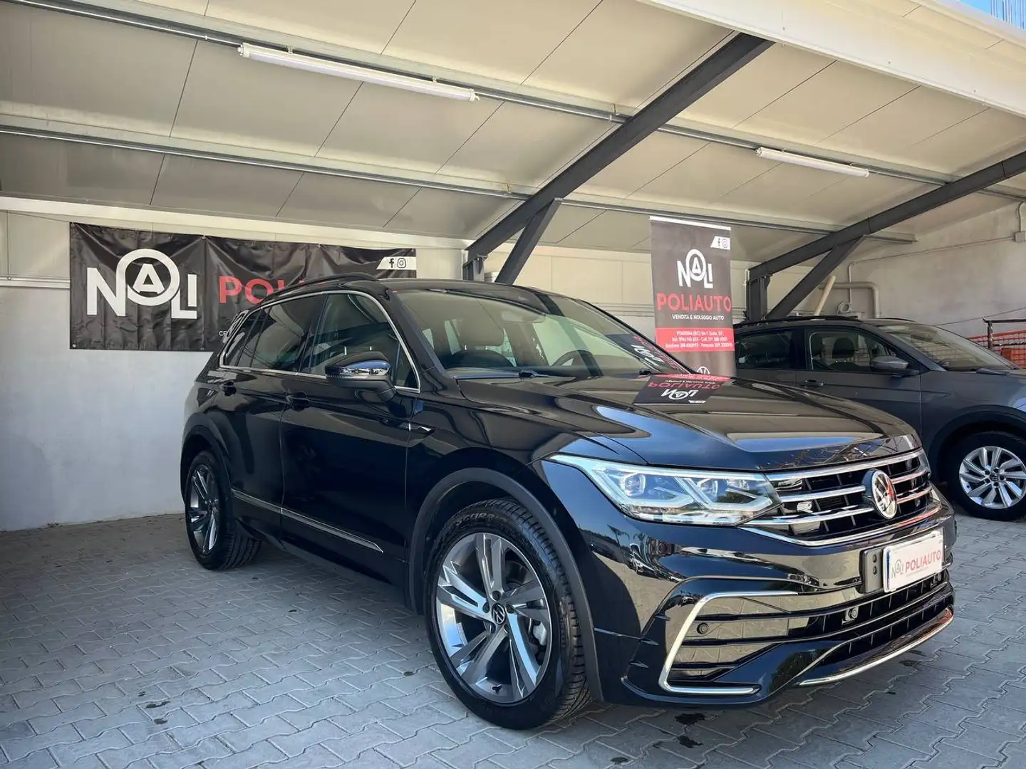 Volkswagen Tiguan Tiguan II 2021 2.0 tdi R-Line 150cv dsg Nero - 1