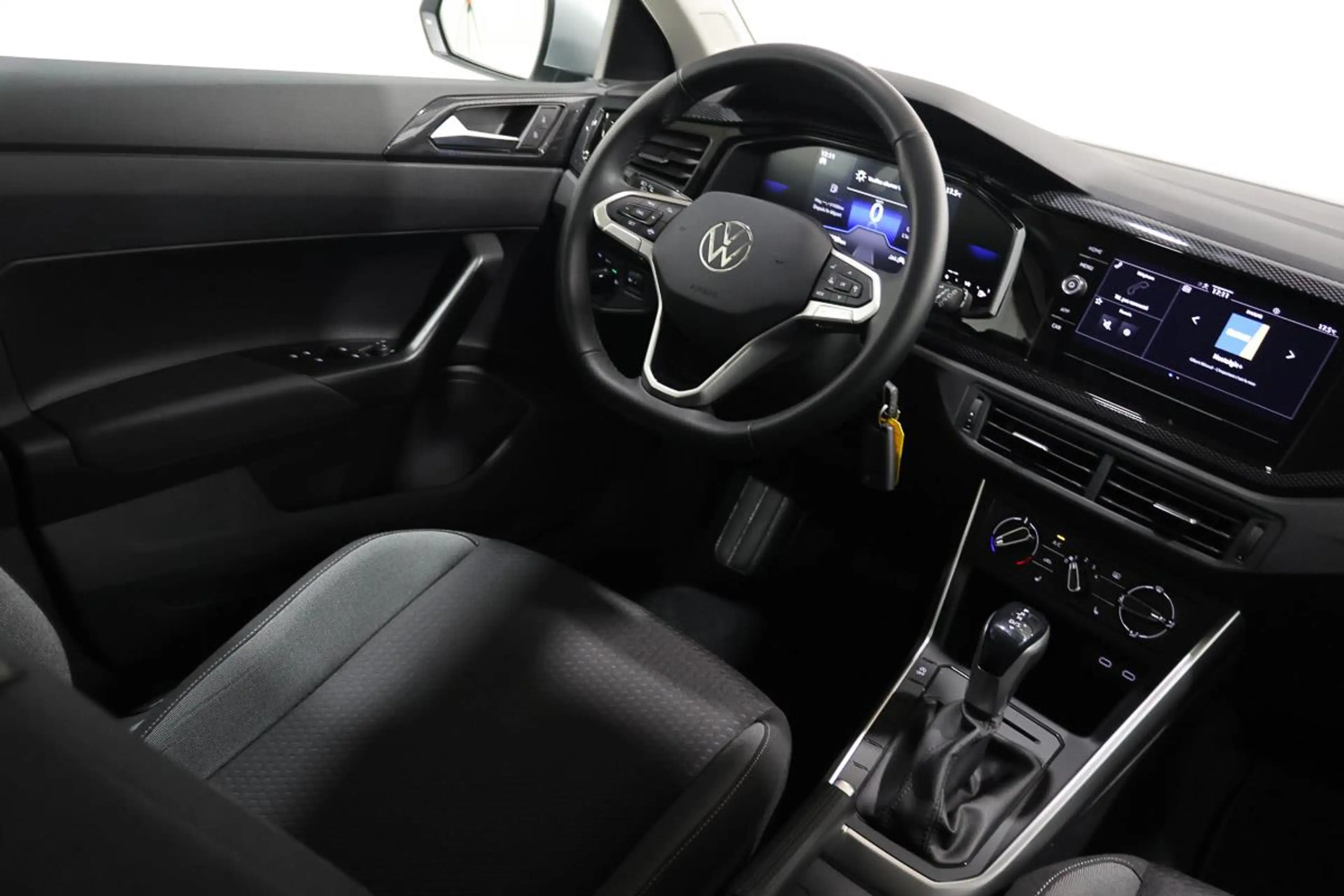 Volkswagen Polo 1.0 TSI 95 DSG LED CARPLAY RADAR JA — photo 11