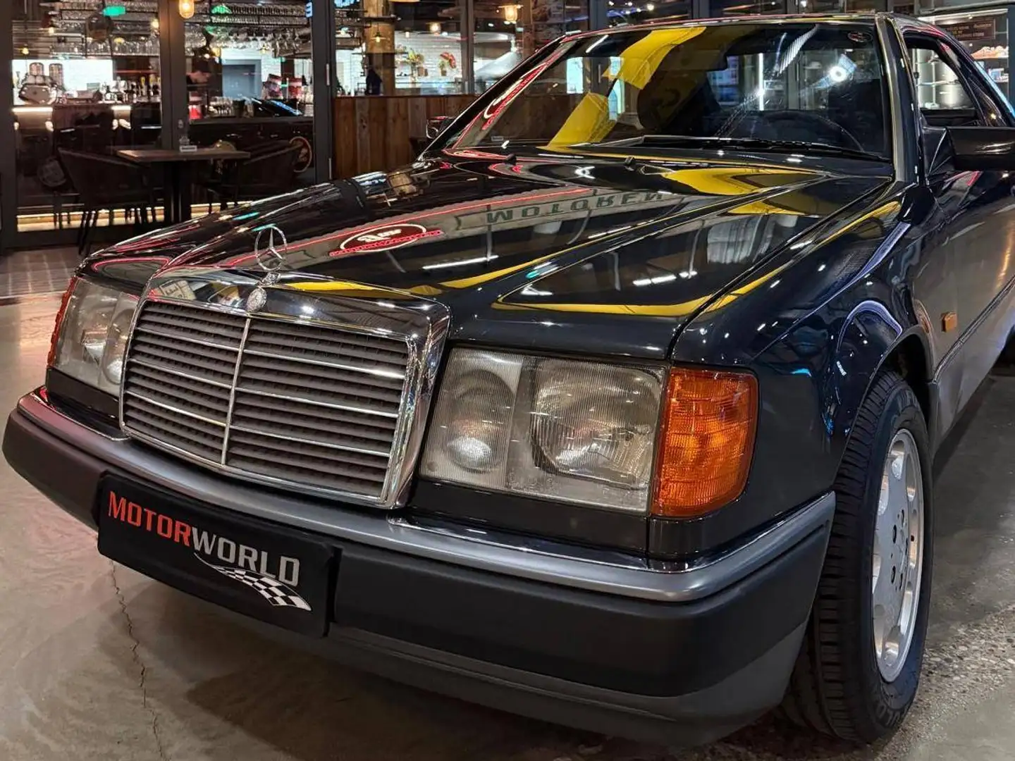Mercedes-Benz CE 200 Coupé CE W124 Schwarz - 1