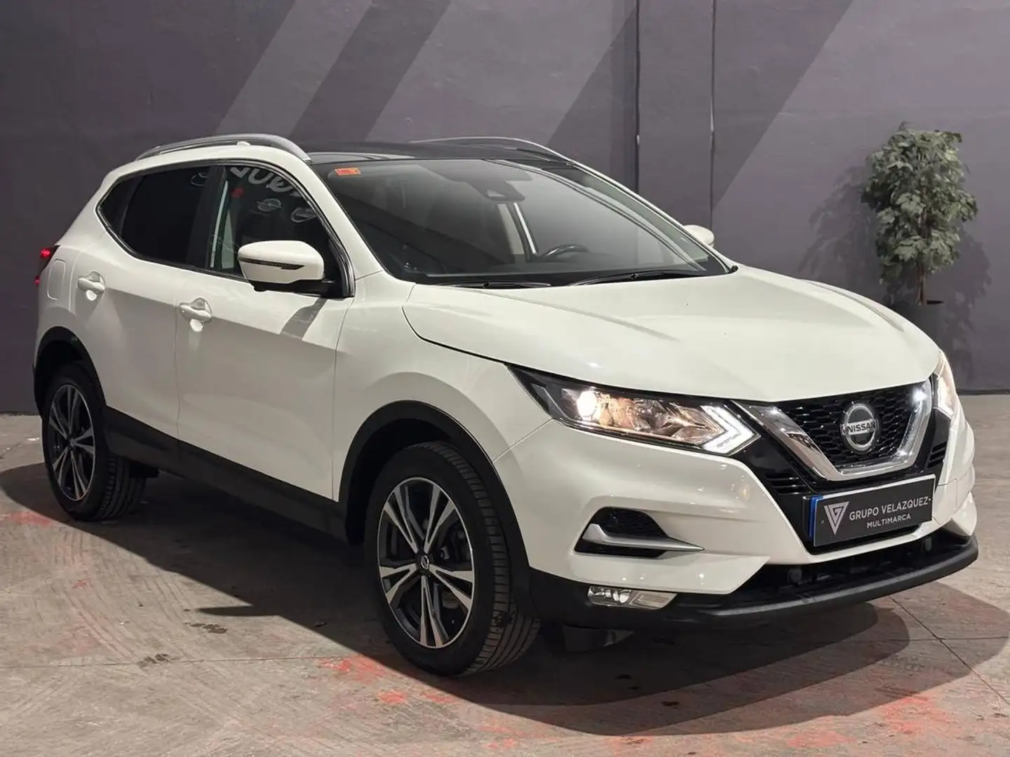 Nissan Qashqai 1.3 DIG-T N-Connecta 4x2 103kW Blanco - 2