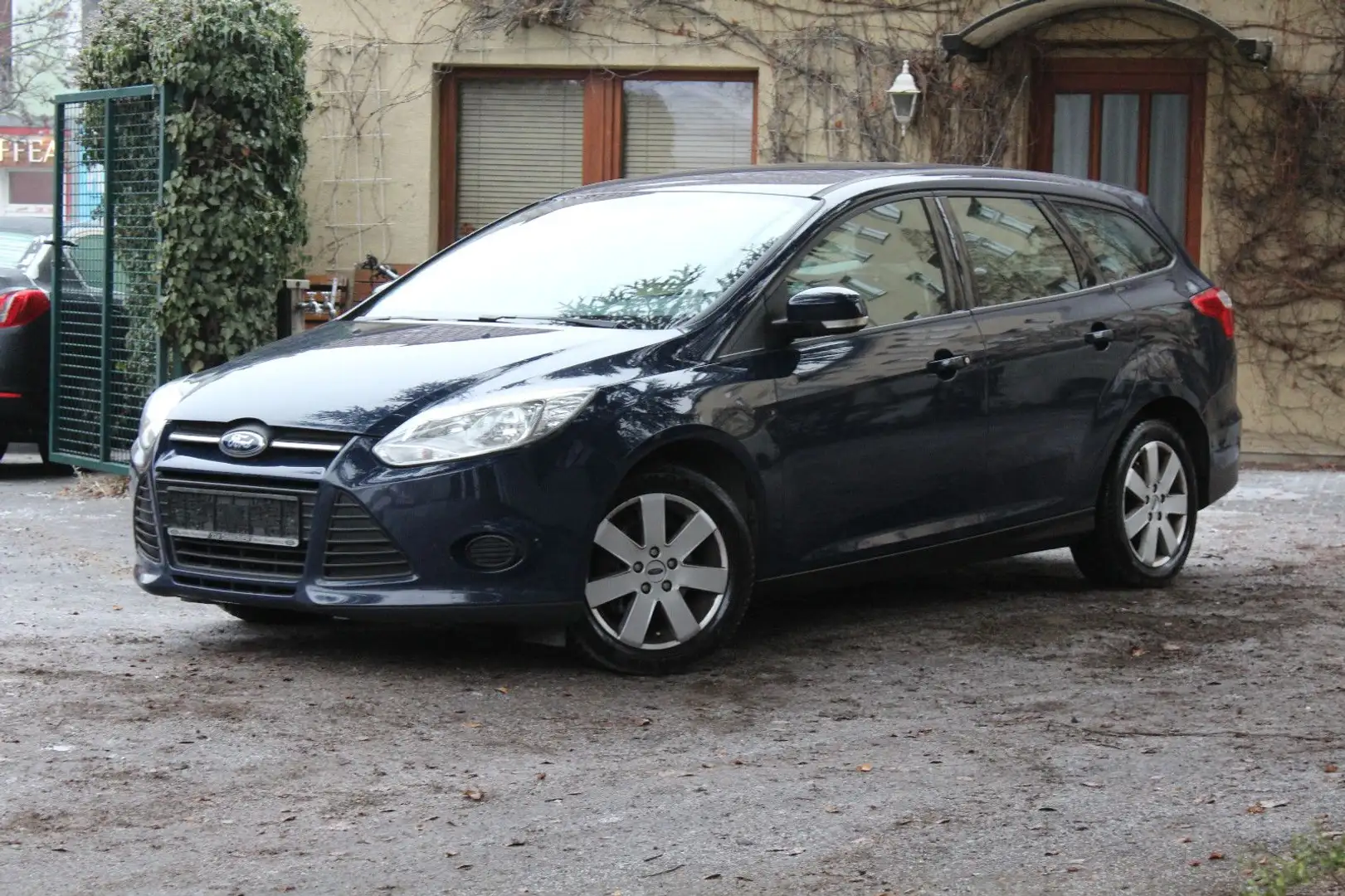 Ford Focus Turnier Trend*TÜV NEU*Automatik* Blau - 1
