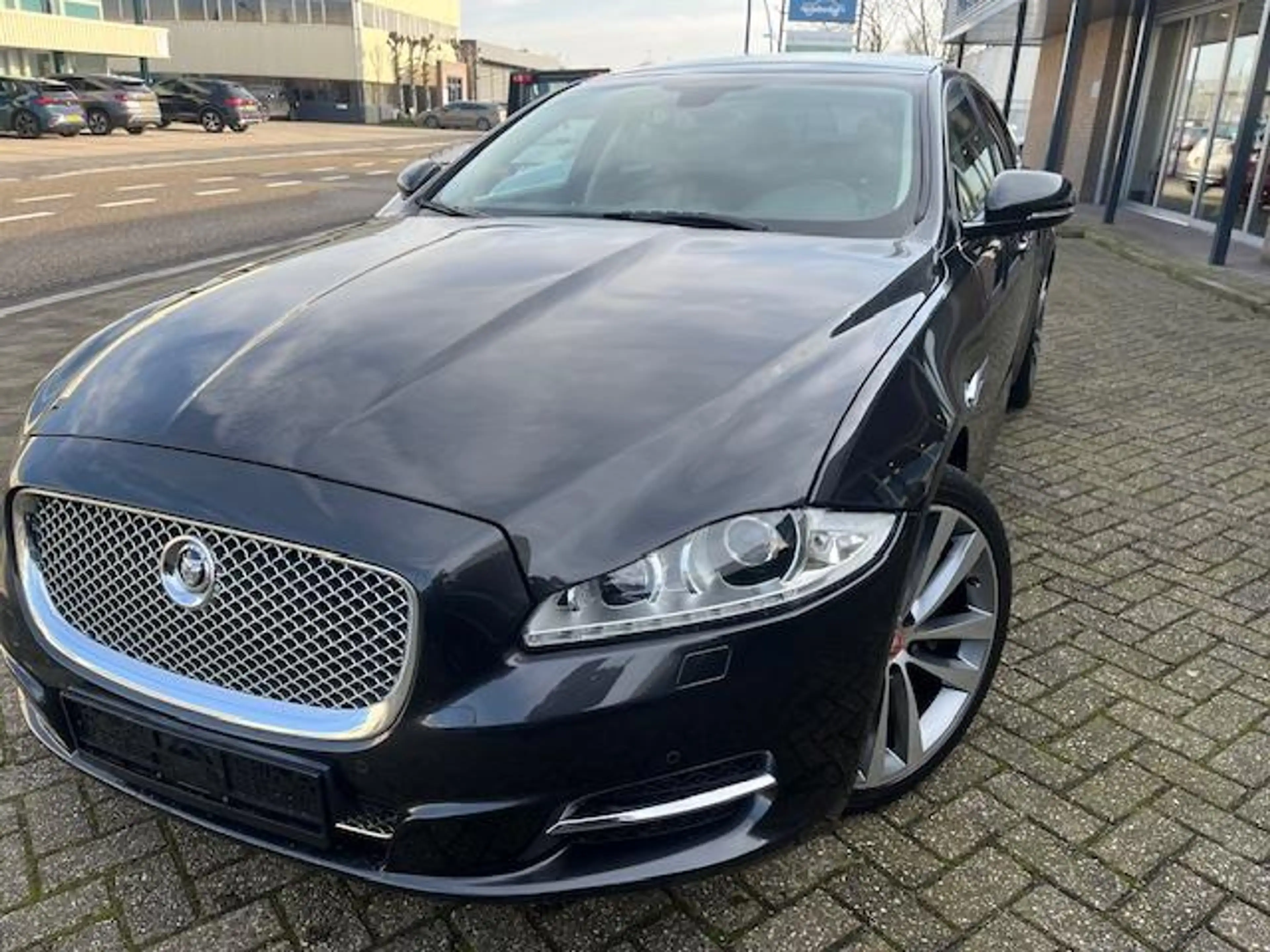 Jaguar XJ 2.0 Premium Luxury NW STAAT — photo 3