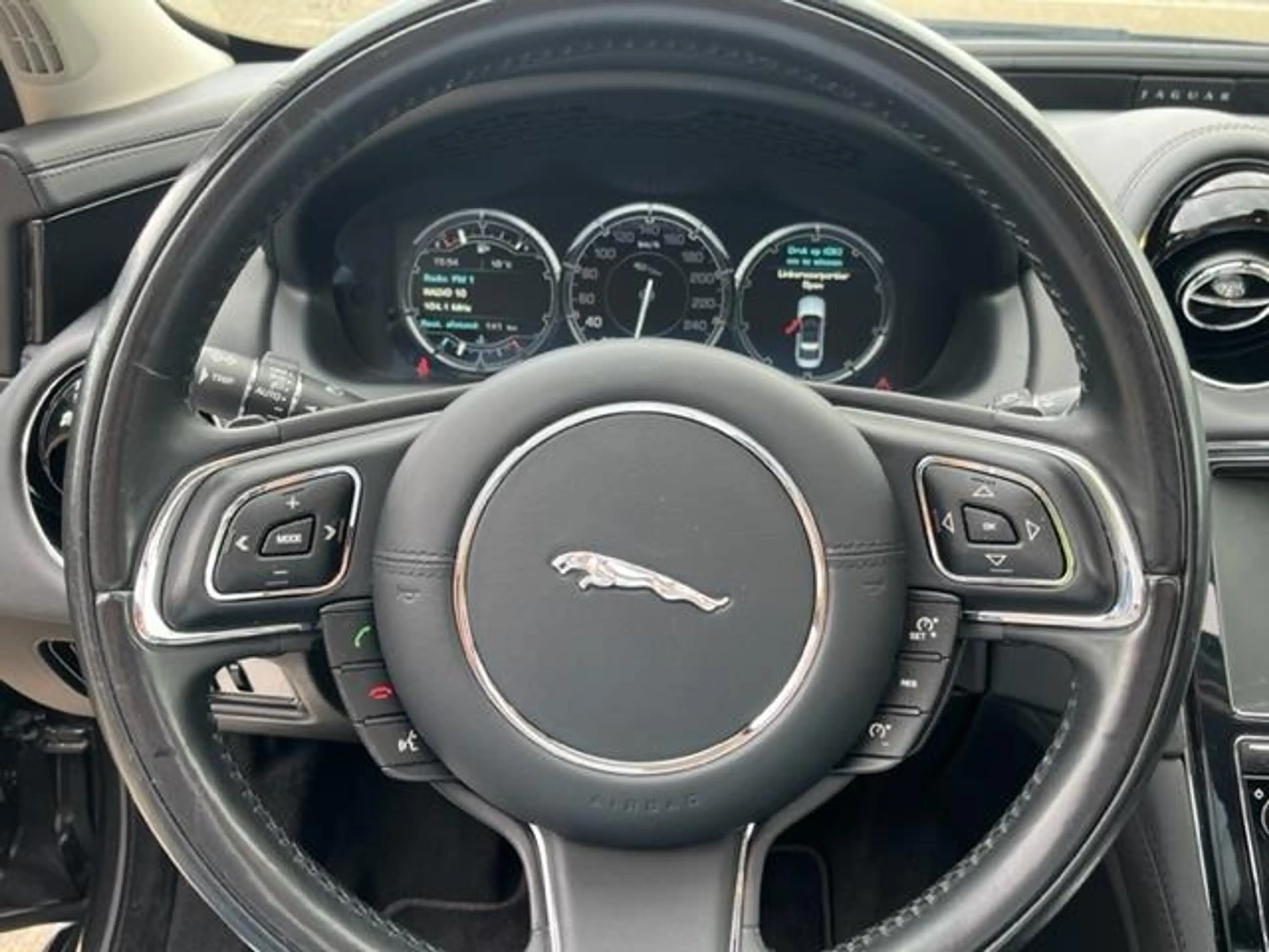 Jaguar XJ 2.0 Premium Luxury NW STAAT — photo 15