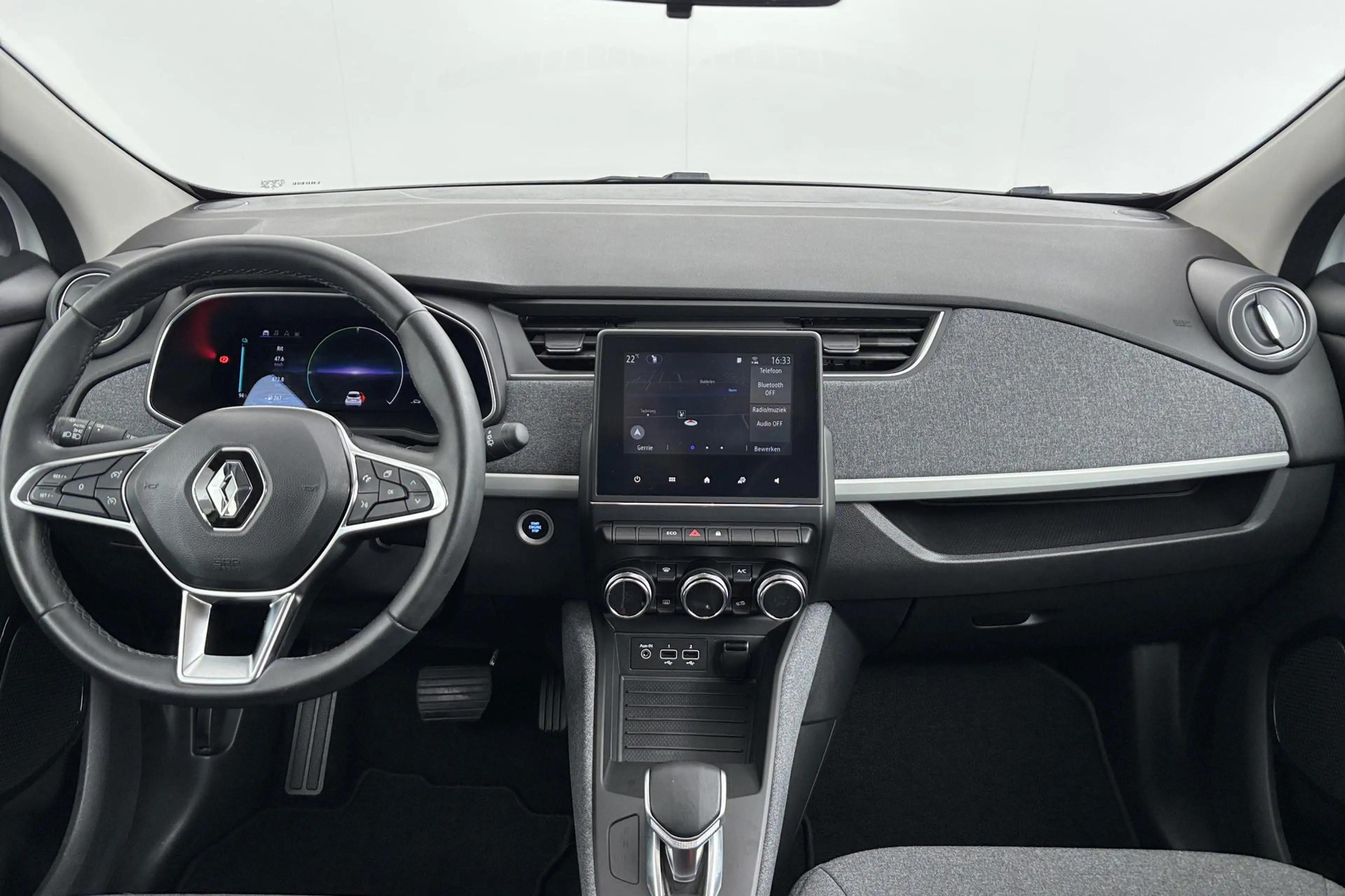 Renault ZOE R135 Zen 52 kWh – compact, wendbaar en volledig el — photo 2