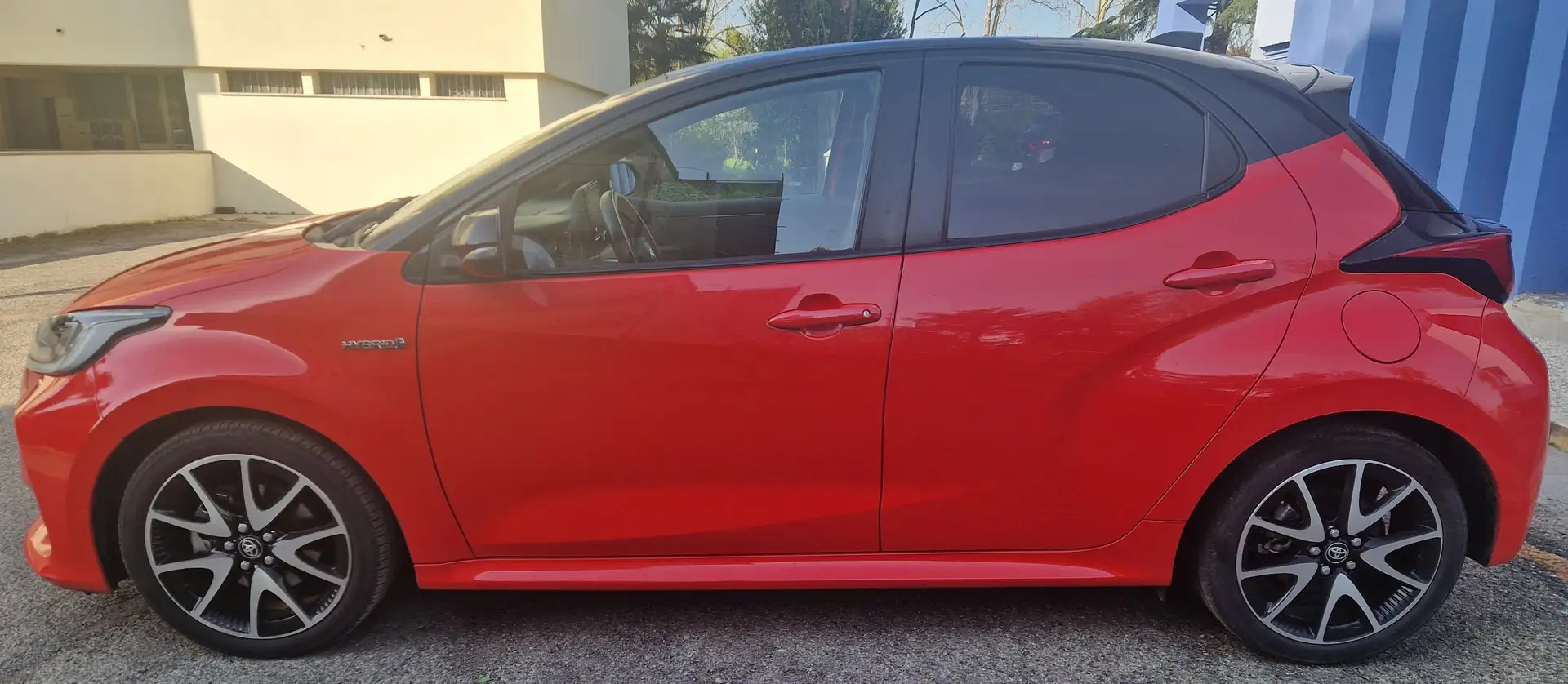 Toyota Yaris Yaris 1.5h Premiere Rosso - 1