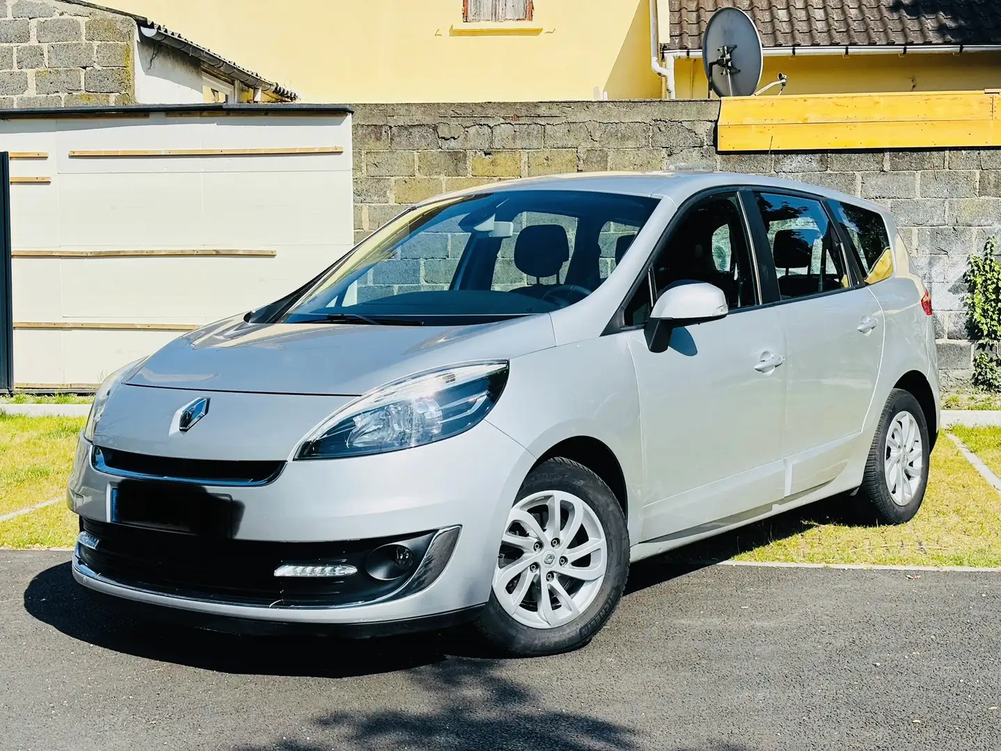 Renault Grand Scenic Scénic III dCi 110 FAP eco2 Authentique 7 pl - 1