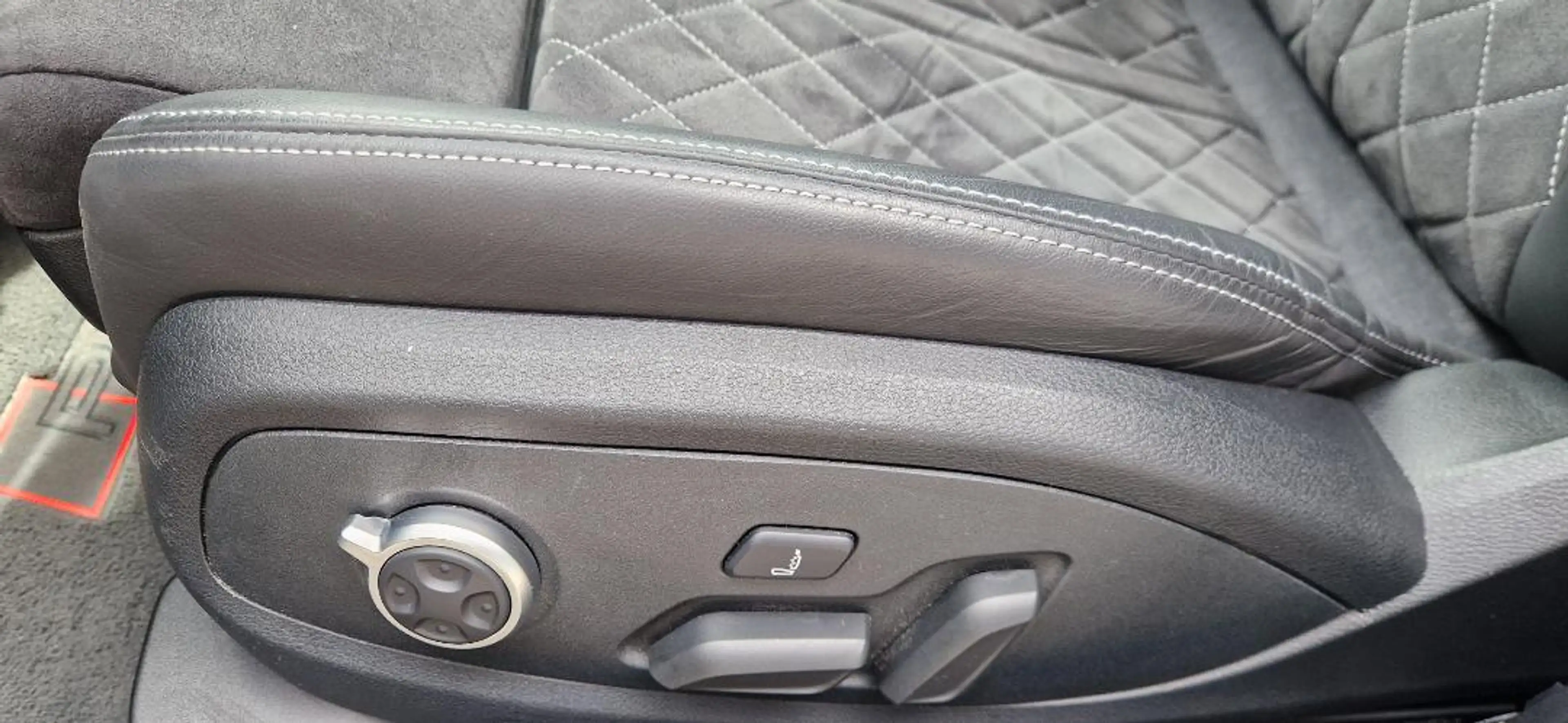 Audi RS4 Avant Quattro Matrix Sound MMI RS-Abgas — photo 12
