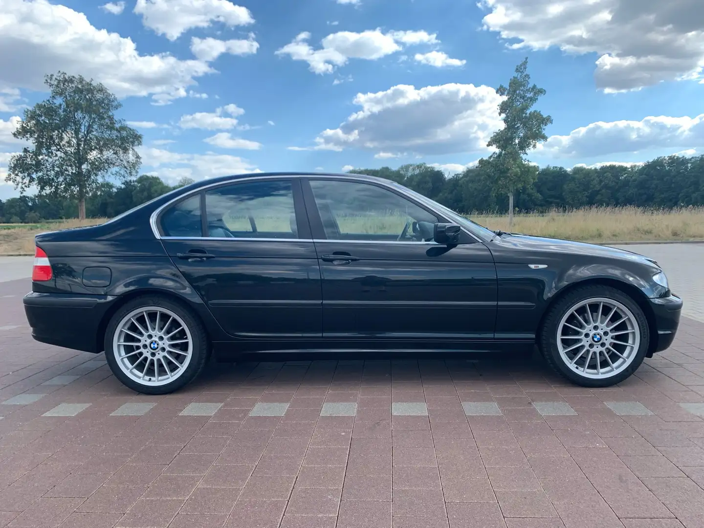 BMW 318 318i Edition Exclusive Black - 1